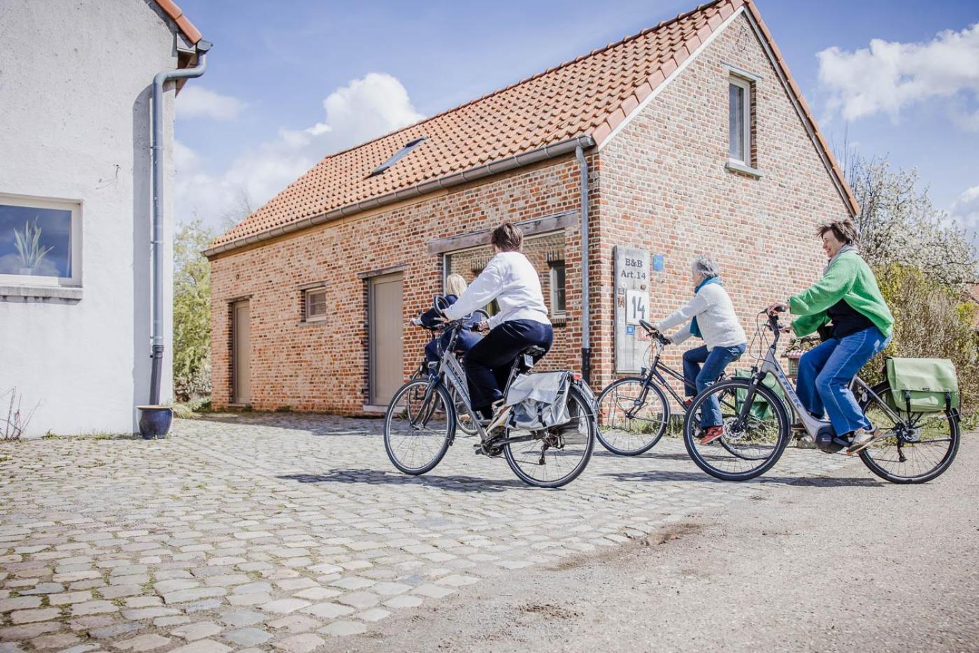 B&B Art.14 Morkhoven Bagian luar foto